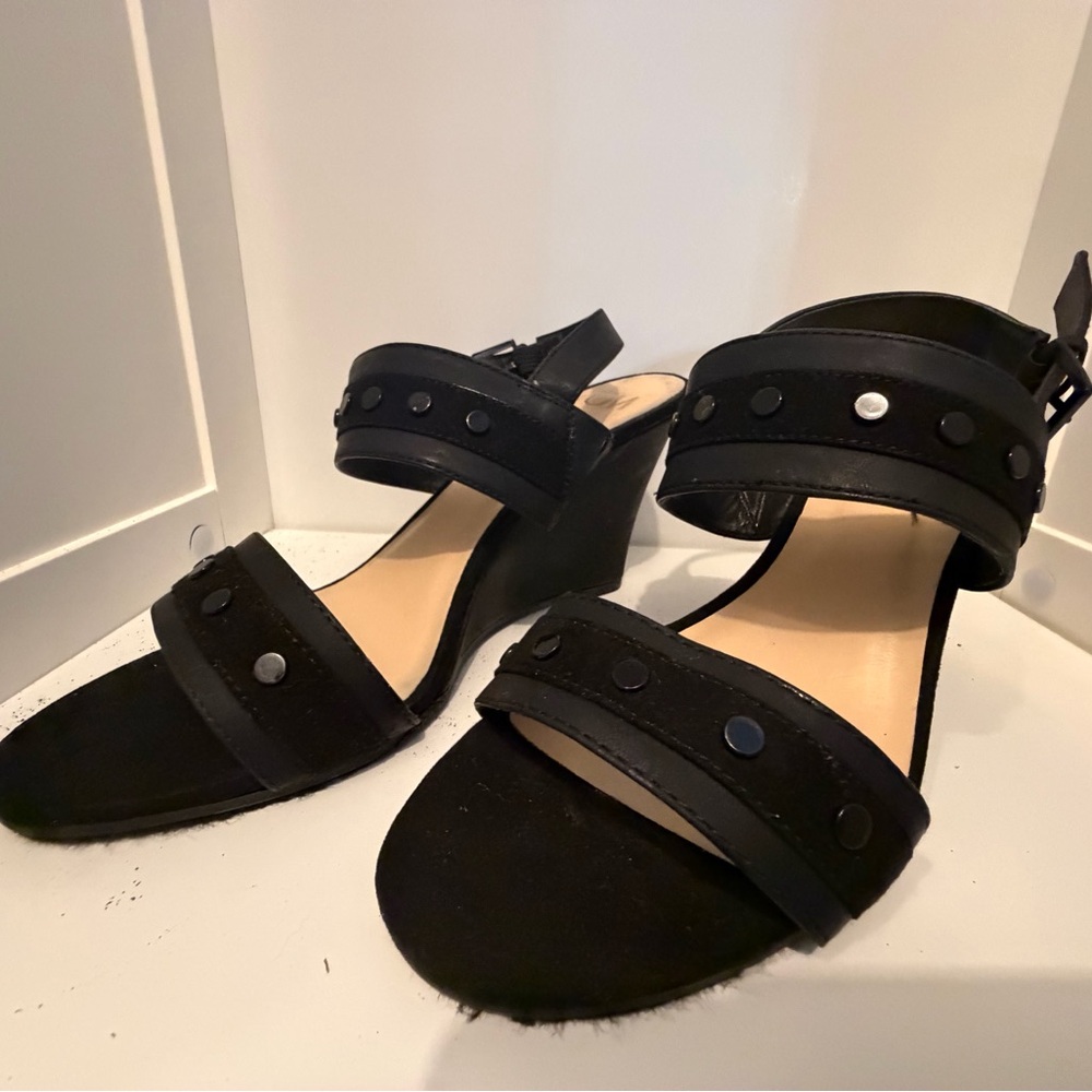 Chic Black Wedge Sandals
